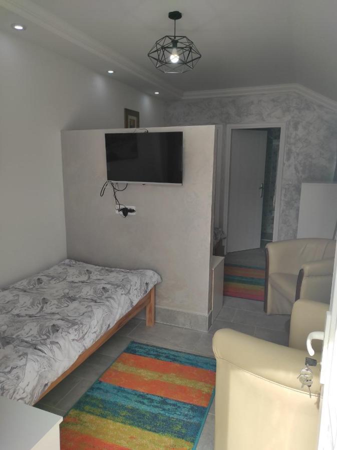 Vila Mila Riverside Apartments Smederevo Buitenkant foto